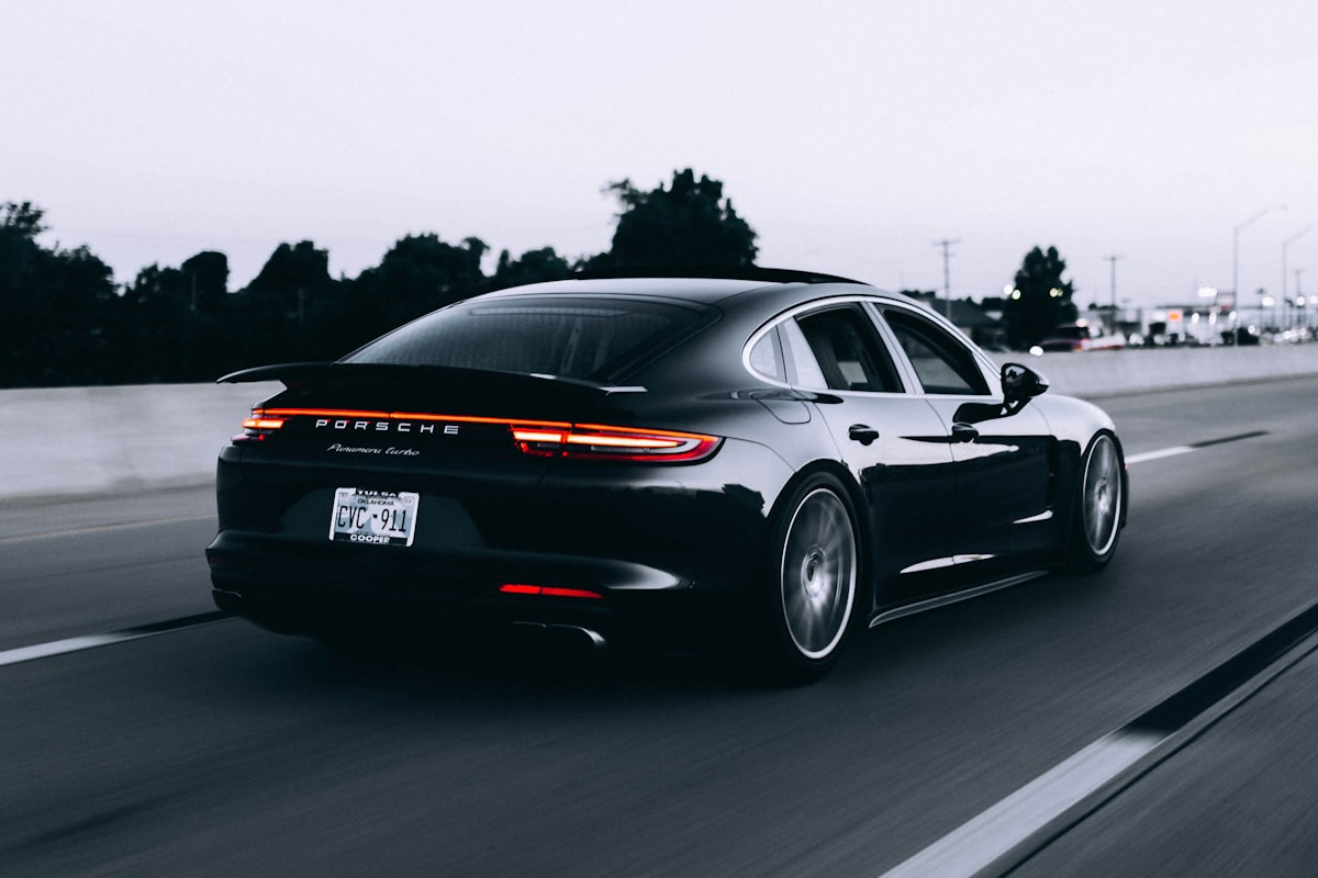 Aston Martin DB12